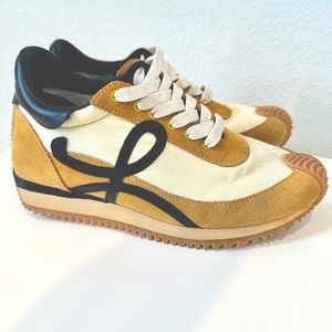 Loewe Flow Colorblock Retro Runner women's
Sneakers $690 size 37
